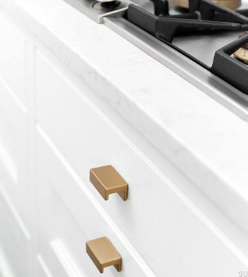 Tirador alargado para mueble Station 32 Aluminio Dorado Cepillado