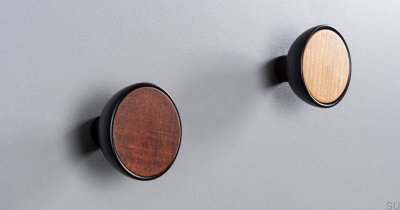 Bol Perchero de pared negro con madera sapeli Eco