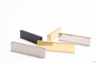 Manija para muebles Clean Cut 64 de aluminio negro