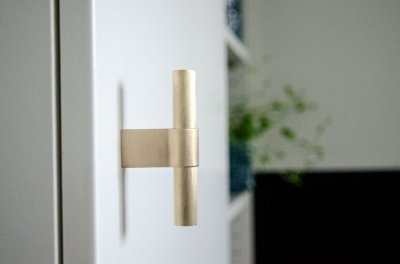 Pomo para mueble Line Big 12, latón cepillado, sin barnizar