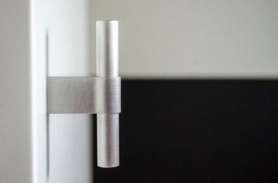 Pomo para mueble T-Bar Line Big 12, acero cepillado