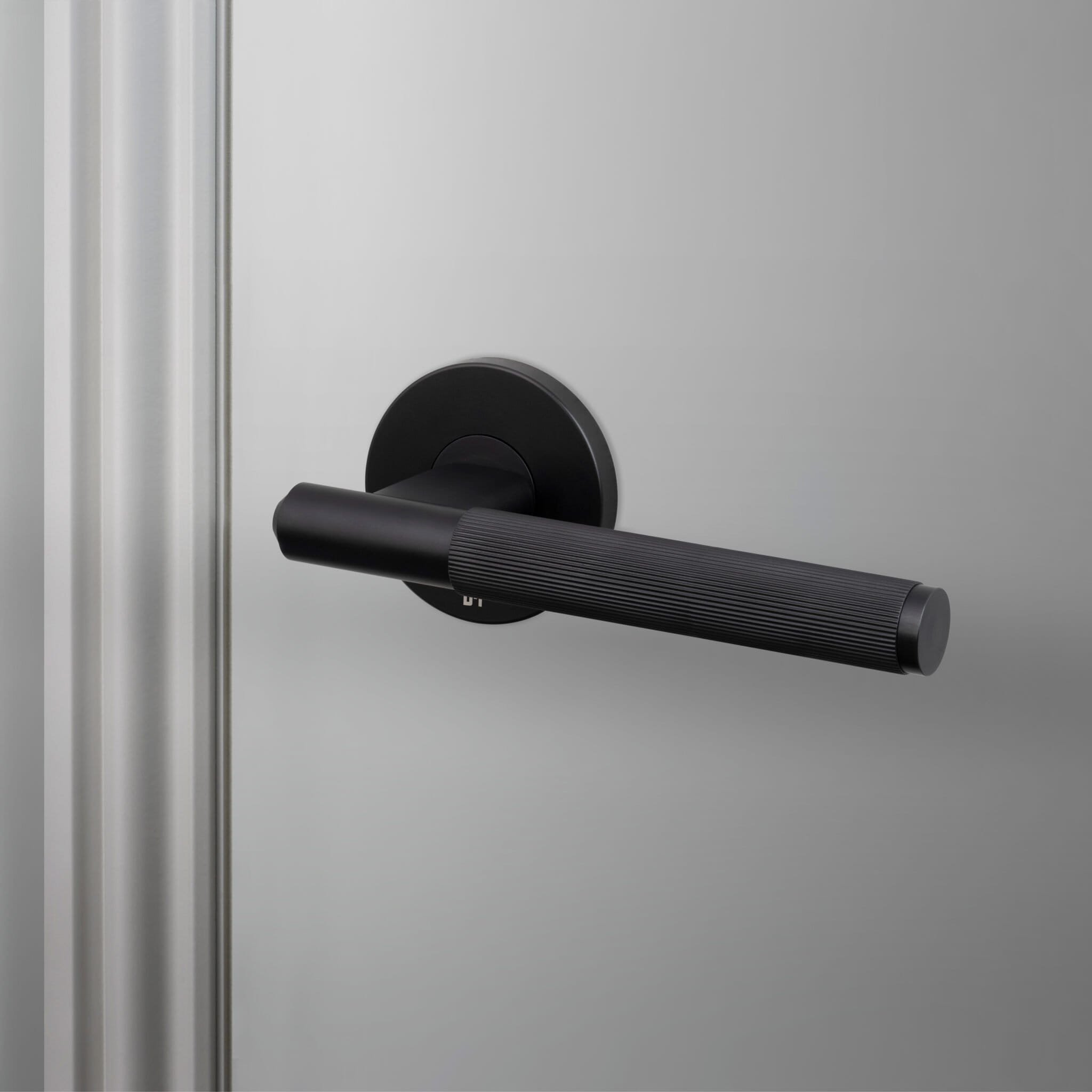 ROW_Door-handle_Linear_Welders-Black_A1_Web_Square-2048x2048.jpg