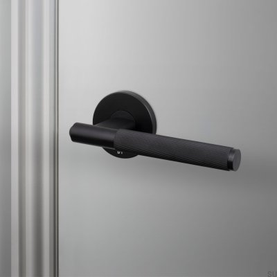 Manija de puerta negra para soldador de acero Linear 38