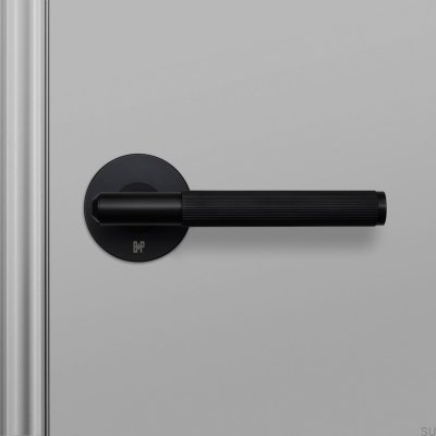 Manija de puerta negra para soldador de acero Linear 38