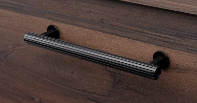 Tirador para mueble alargado Rille 160 Negro Cepillado