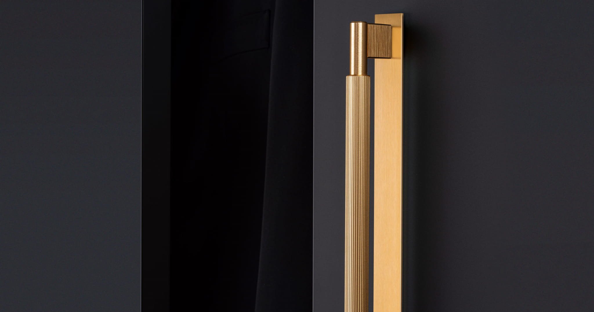 1-0588-ARPA-PLATE-long-handle-brushed-dark-brass (1).jpg