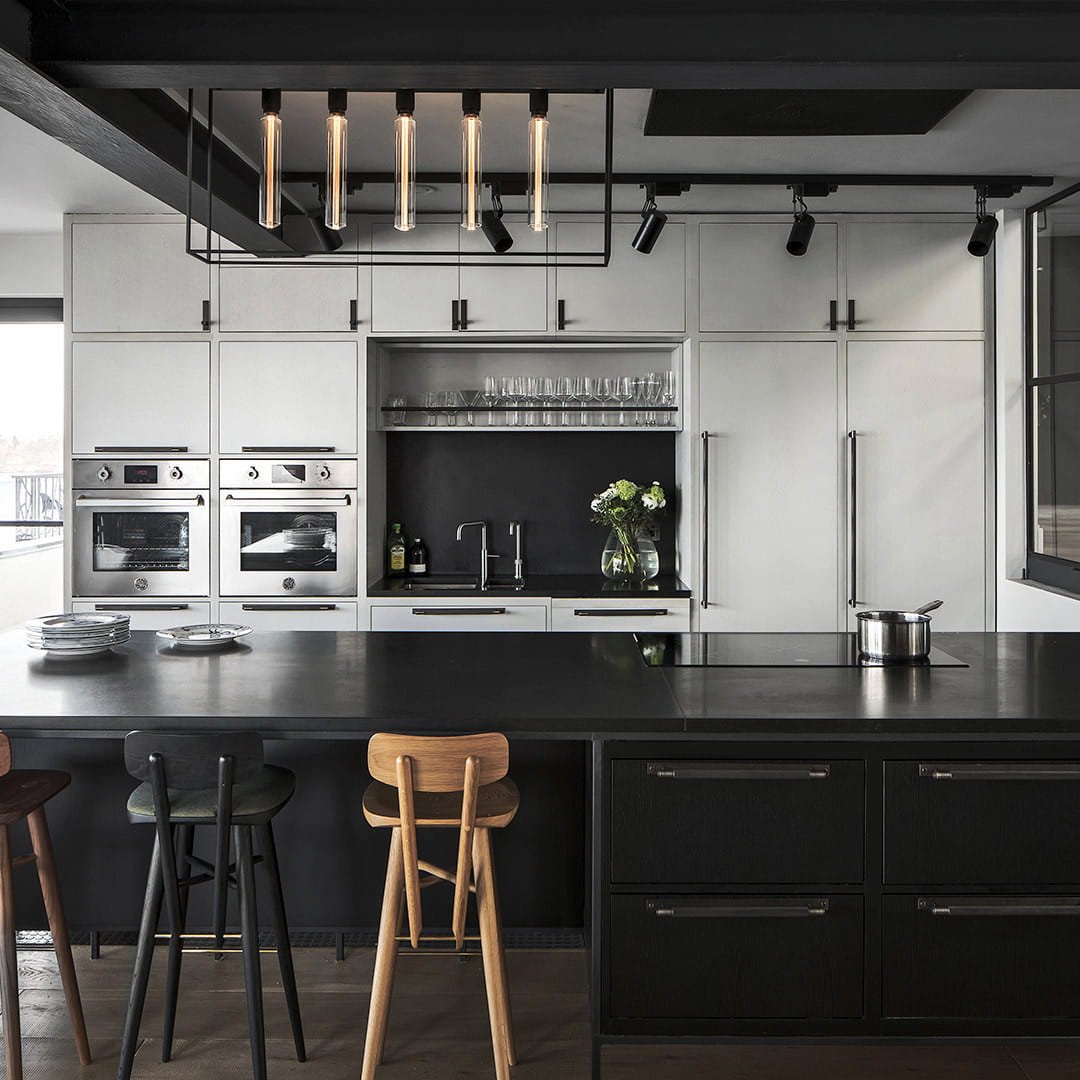 caged_ceiling_5.0_stainless_steel-lifestyle-web_2.jpg