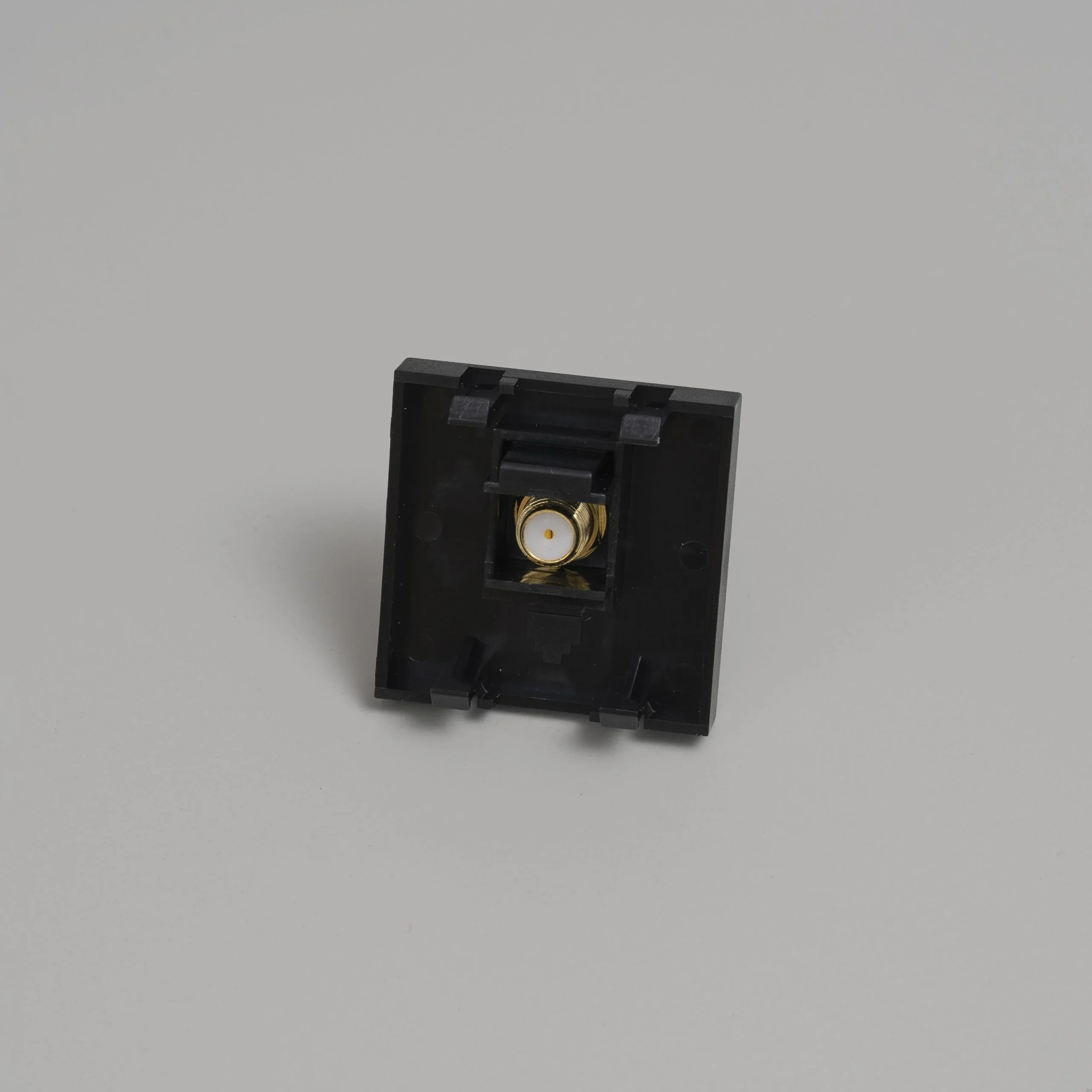 EU_Electricty_Tv_Black_Rear_Web-scaled.webp