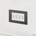 2g_blackplate_blackbutt_fourinsert-text_2.jpg