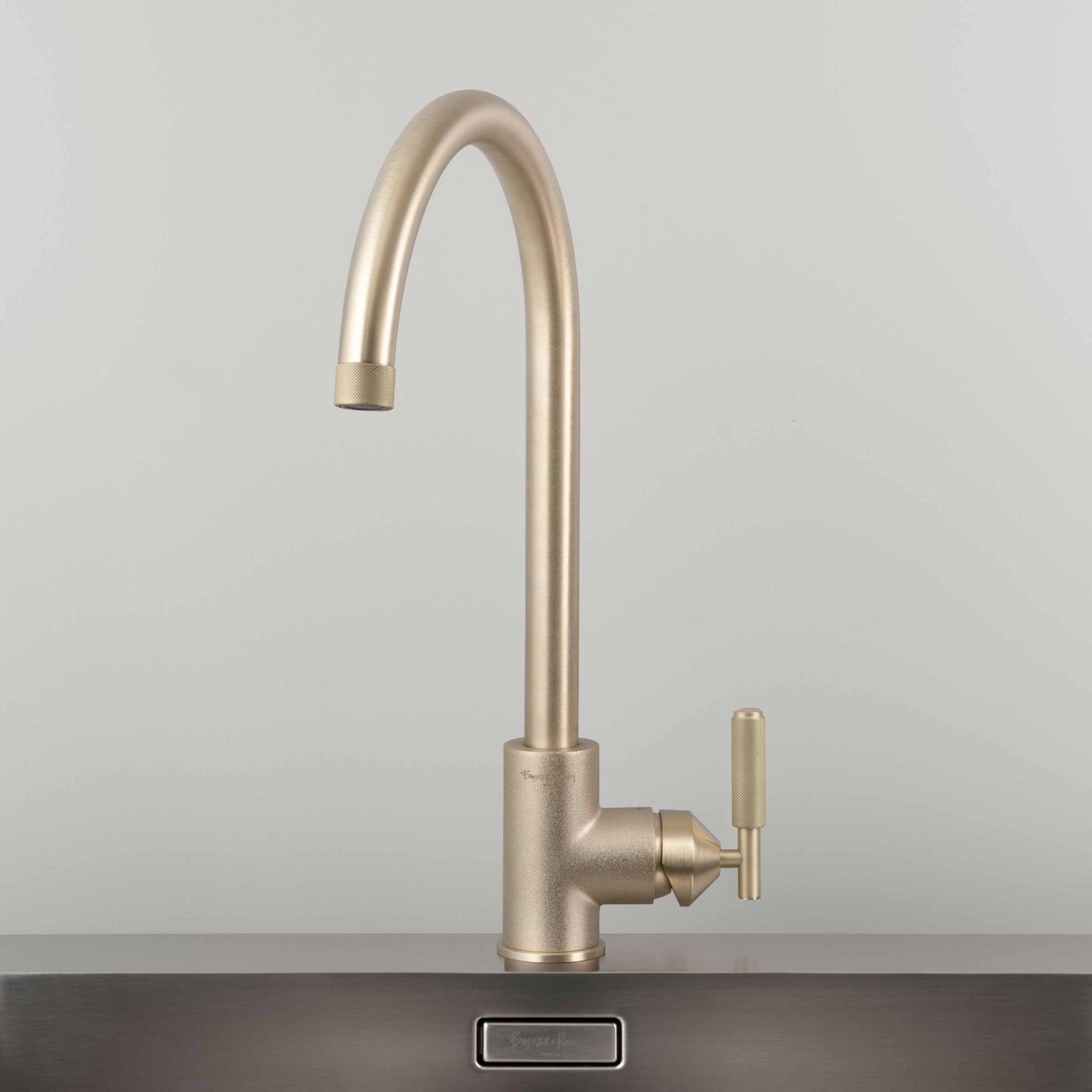 BP_Tap_Cross_ROW_Brass_Web_Square_02_v2-scaled.jpg