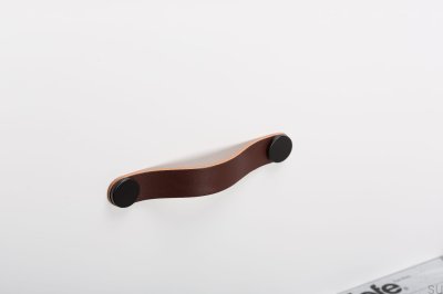 Tirador para mueble Flexa 128 Cuero Marrón con Negro