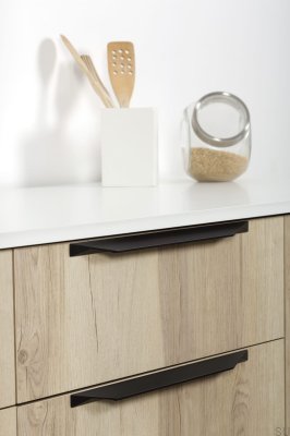 Tirador para mueble alargado Cutt 320/480, aluminio, negro mate