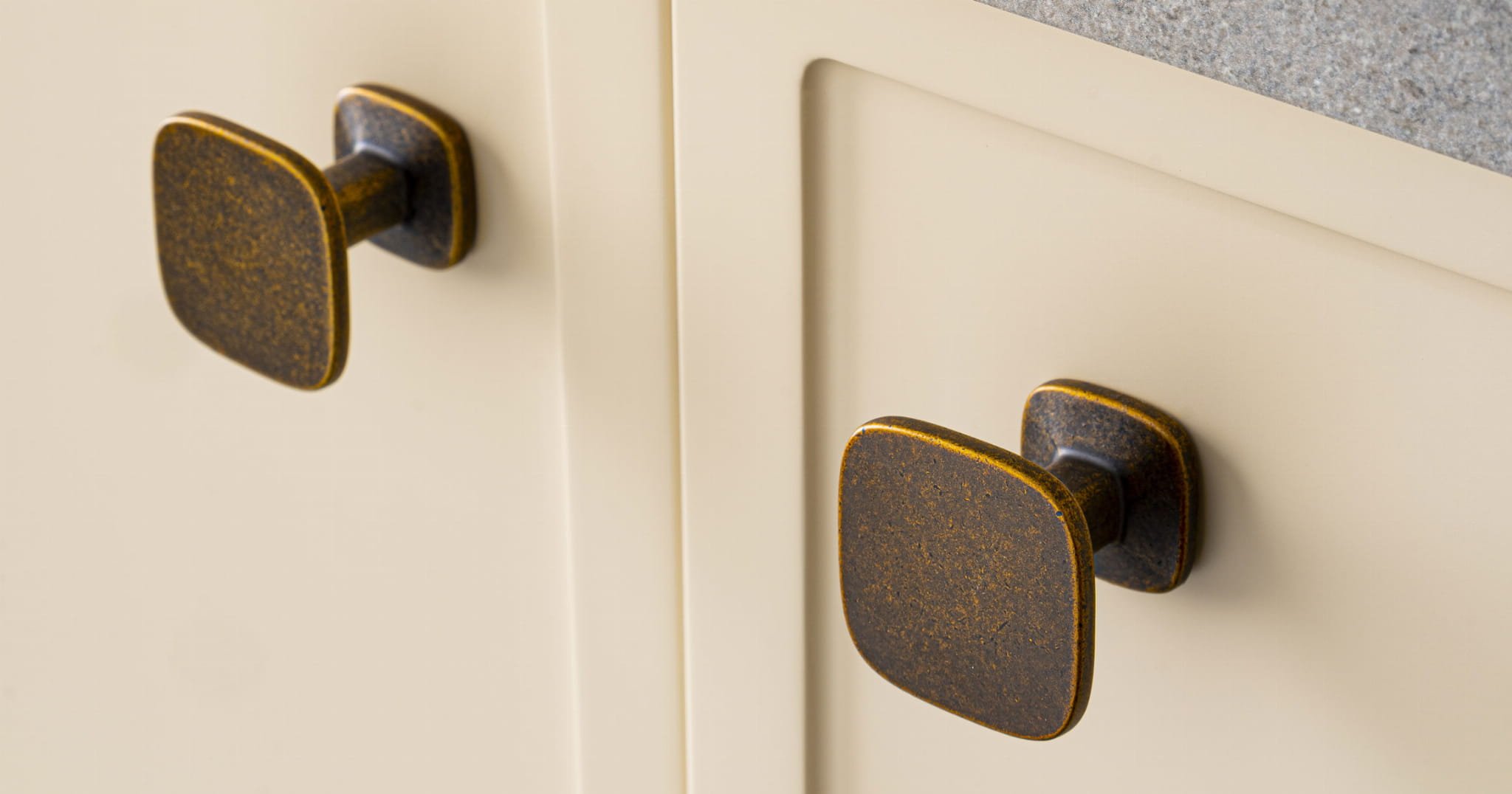 0616-quart-big-rustic-brass-door.jpg