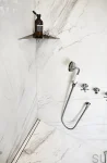 7211--półka-łazienkowa-narożna-stal-polerowana-interior-unidrain-Skandynawskie-Uchwyty.webp