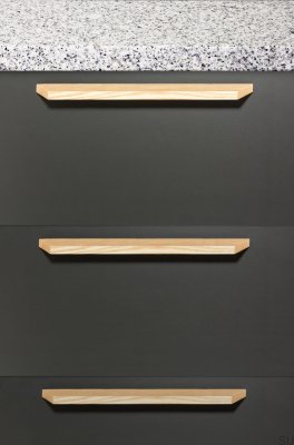 Tirador para mueble longitudinal Barcco 480 madera fresno