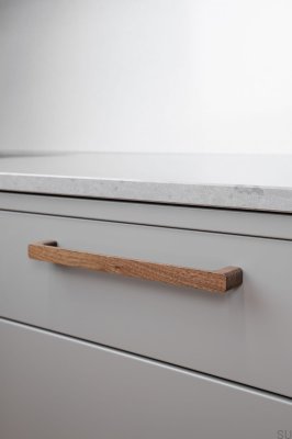 Tirador para mueble alargado Sans 224 Madera Nogal