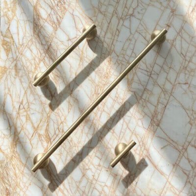 Tirador para mueble alargado Barandilla 04 320 Latón Cepillado