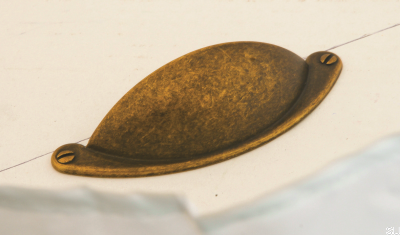 Tirador para mueble Shell 1761 64 Bronce Antiguo