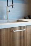 343340-11--Uchwyt-meblowy-podłużny-Inez-128-Srebrny-Szczotkowany-Beslag-Design-Skandynawskie-Uchwyty_2