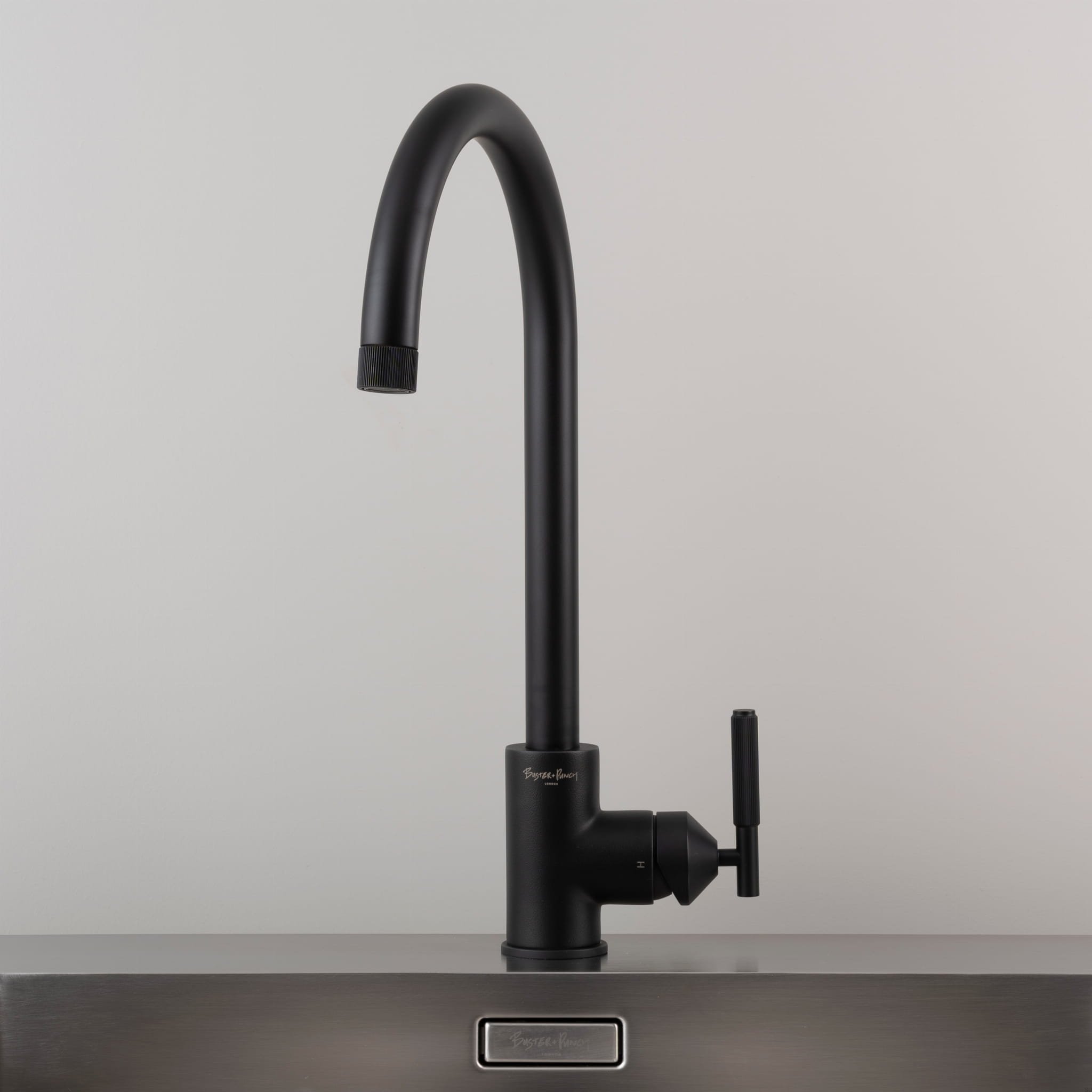 BP_Tap_Linear_ROW_Black_Web_Square_02.jpg