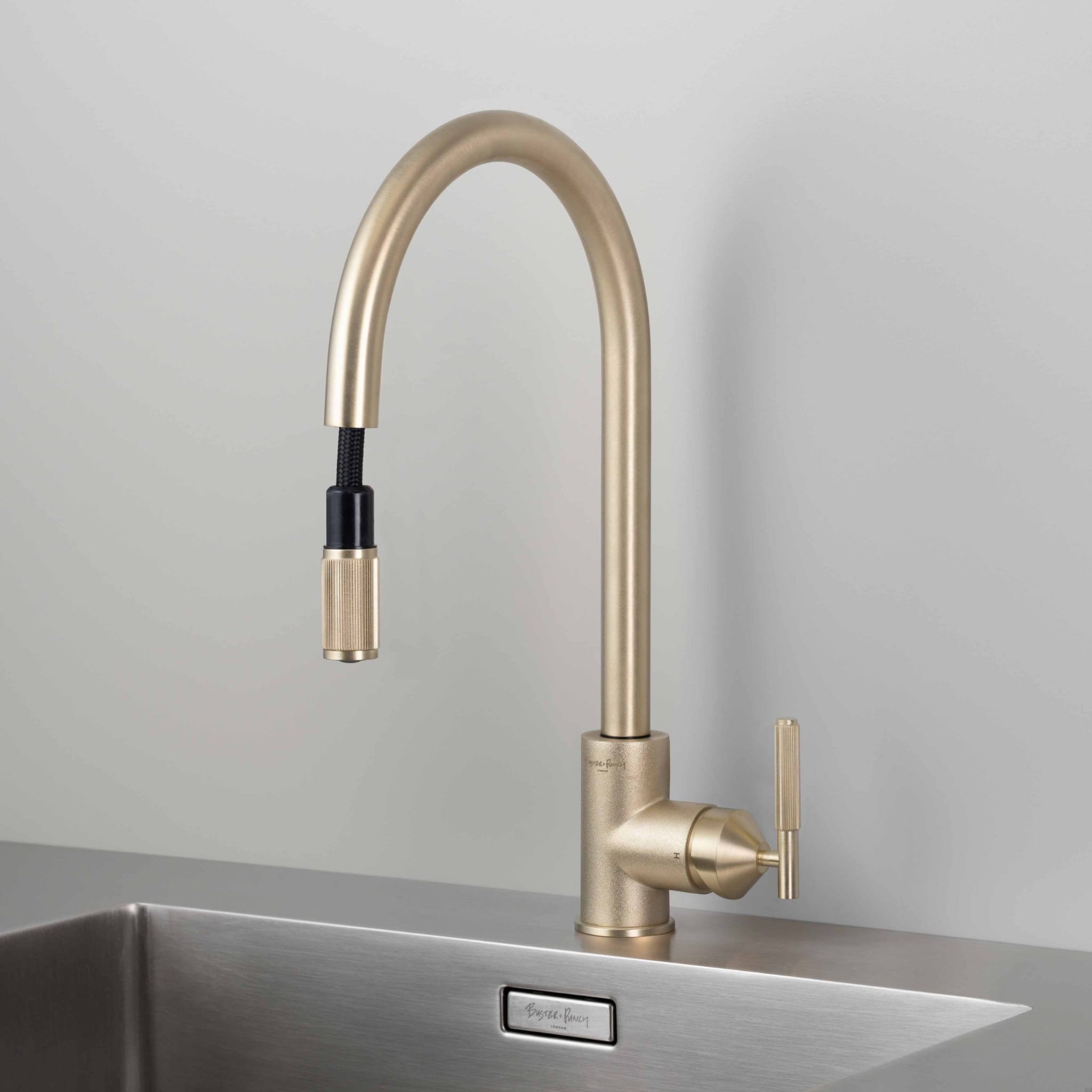 BP_Tap_Linear_Pullout_Brass_Web_Square_01-B_v2-scaled.jpg