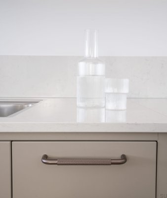 Tirador para mueble alargado Helix 128, aluminio marrón oscuro