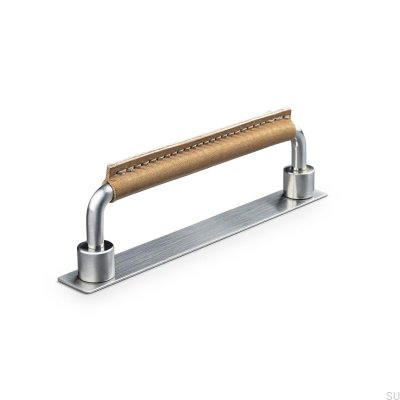 Tirador para mueble Asissi Stitched 128 plateado cepillado con cuero marrón claro
