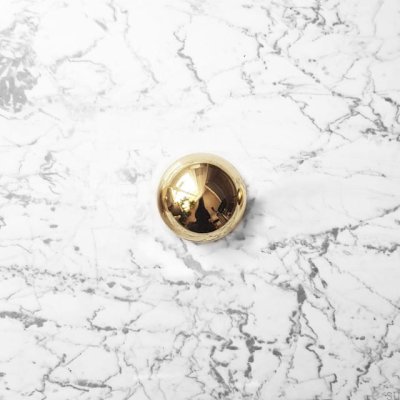 Pomo para mueble Odete M, latón pulido y lacado