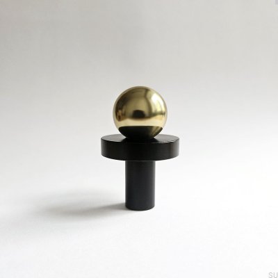 Pomo para mueble Pola de latón pulido con arandela negra