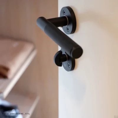 Tirador de puerta Riff Sistema escandinavo negro mate