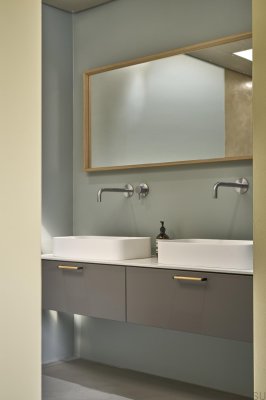 Tirador alargado para muebles Crossing 160 Metal Negro Mate con Madera de Roble