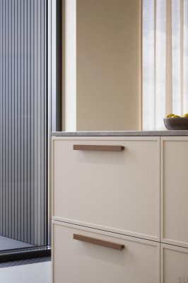 Tirador alargado para mueble Shelter 160 Madera Nogal