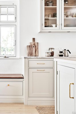 Tirador para mueble alargado Lounge 128, oro pulido, sin barnizar