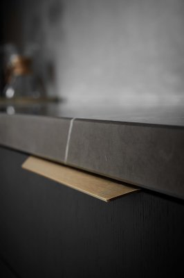 Tirador para mueble Blaze 2 cantos 2x80 Aluminio Oro Cepillado