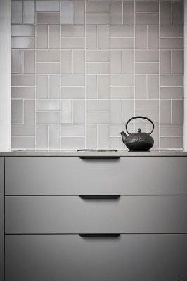 Tirador para mueble Blaze 2 cantos 2x80 Aluminio Negro Mate Cepillado