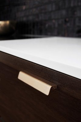Tirador para mueble longitudinal Fringe 160, aluminio cepillado y dorado