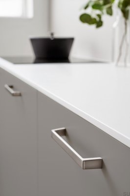 Tirador para mueble longitudinal Seam 160, aluminio, plata