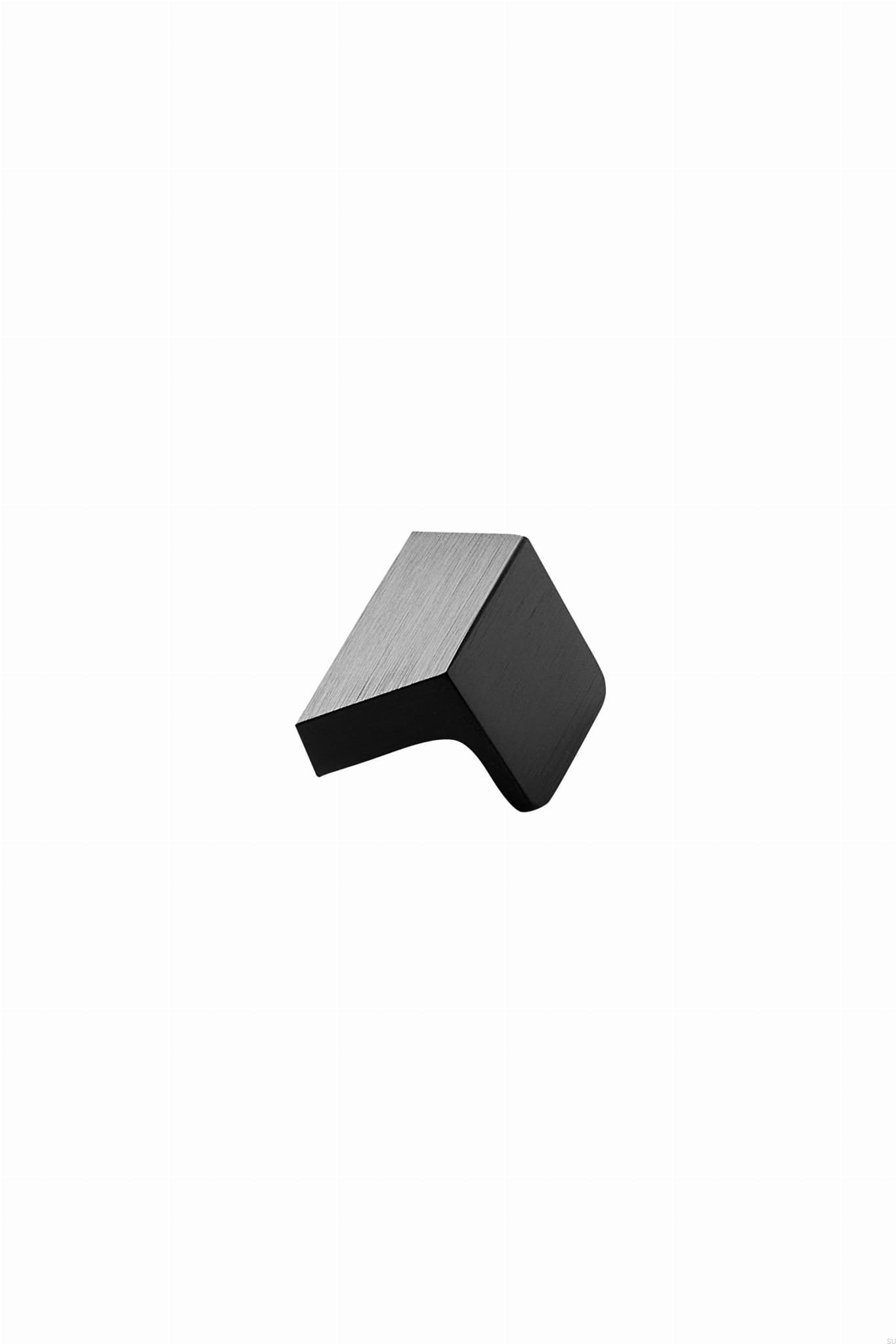 449220032-76--Uchwyt-meblowy-podłużny-Envelope-32-Aluminiowy-Czarny-Mat-Szczotkowany-Furnipart-Skandynawskie-Uchwyty_1