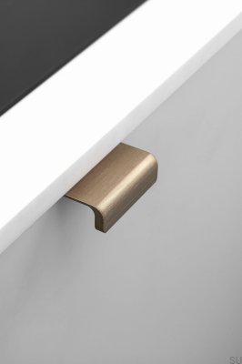 Tirador para mueble Artisan de 20 cantos, aluminio cepillado dorado