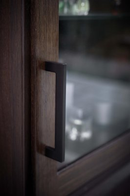 Tirador alargado para muebles Flat 448 Metal Marrón Oscuro