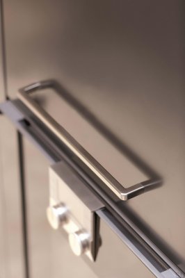 Mango 192 Tirador alargado para muebles de metal plateado