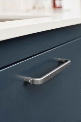 Tirador para mueble alargado Base 320, gris metalizado