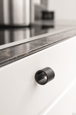 Pomo para muebles Drum 32 de metal negro con piel negra