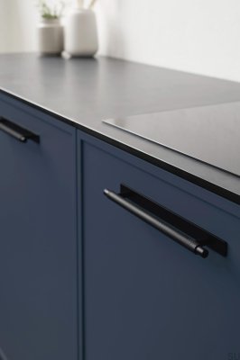 Tirador para mueble alargado Manor Back 128, metal, negro mate
