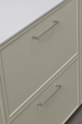 Tirador alargado para muebles de metal niquelado Equester 160