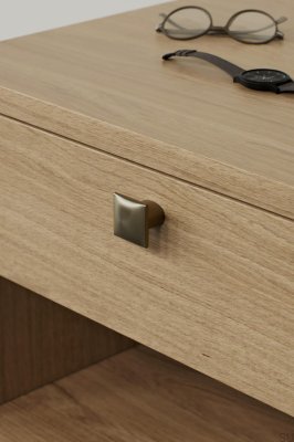 Perilla para muebles Flow 16 de metal dorado cepillado
