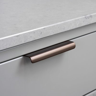 Tirador para mueble Lip 120 edge, latón, marrón, cepillado