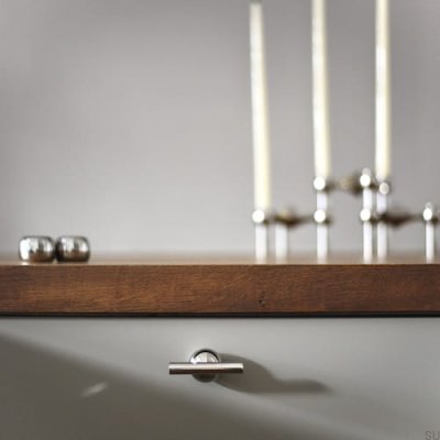 Pomo para mueble T-Bar Marbelo 04, latón niquelado cepillado
