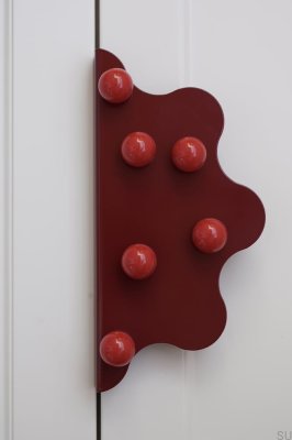 Tirador para muebles Mare 200 de acero con borde granate y bolas rojas