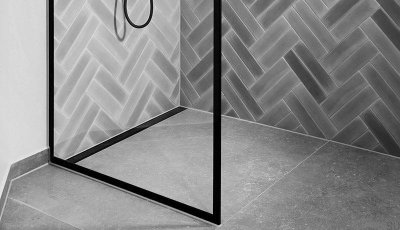 Mampara de ducha con marco negro GlassLine 1000